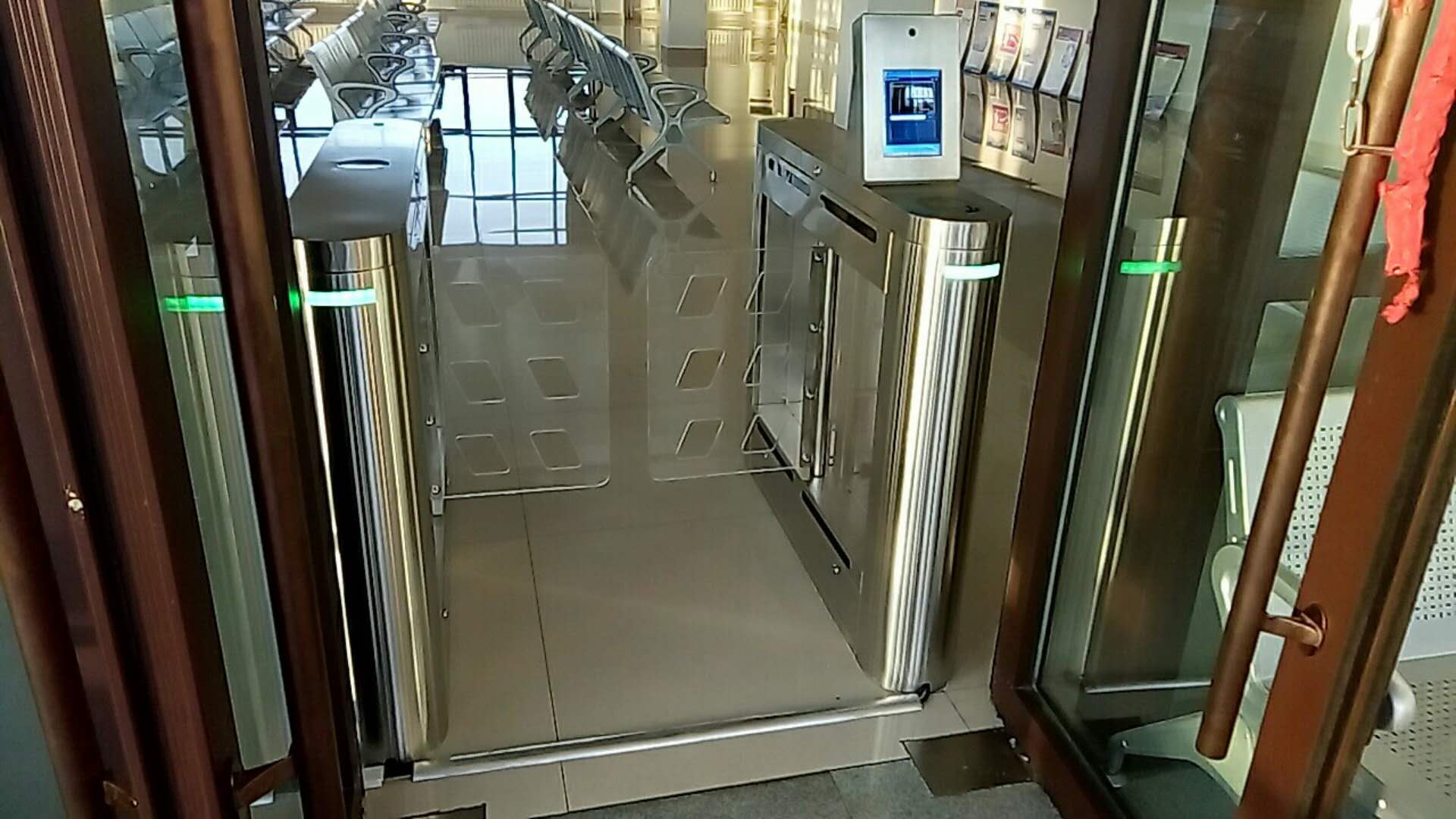 我司駕考擺閘張家口市尚義縣興通機(jī)動(dòng)車駕駛?cè)诉h(yuǎn)程考試監(jiān)管平臺(tái)