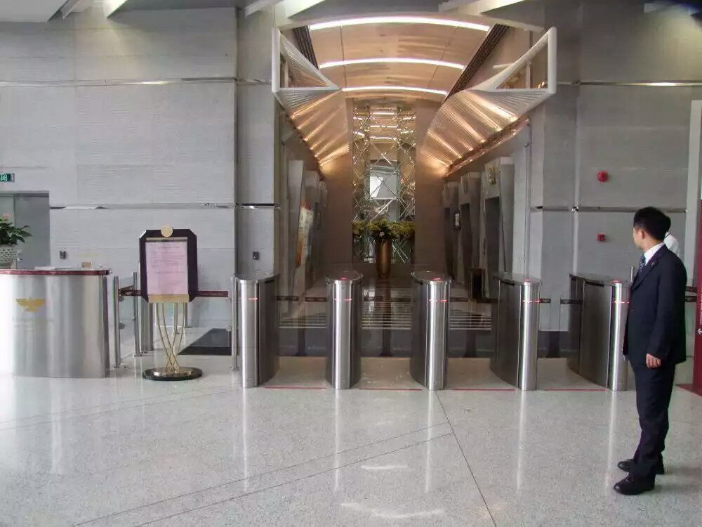 人行通道閘機(jī)在出入口控制的應(yīng)用